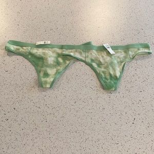 BRAND NEW WITH TAGS〰️Aerie Thongs